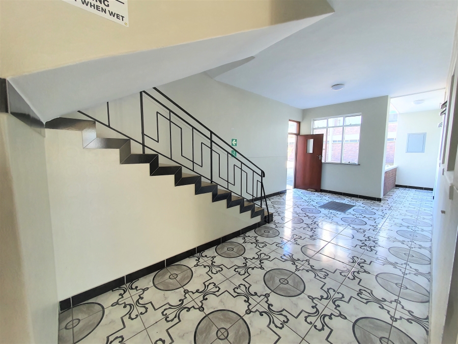 To Let 1 Bedroom Property for Rent in Esterville Western Cape